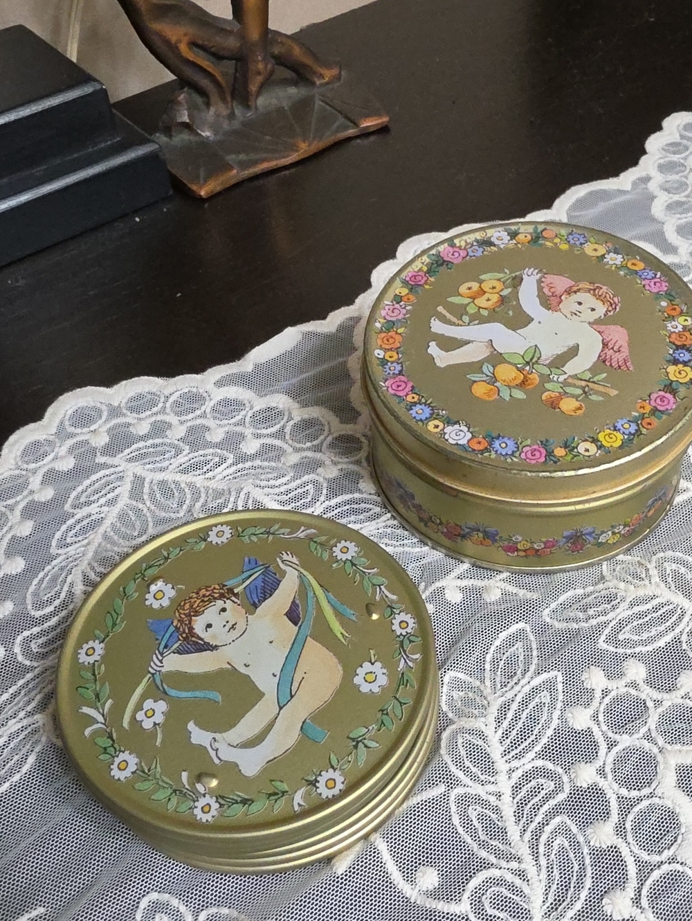 Vtg Gold Coaster Design By Pat Albeck Cherub Decorative Tin with Floral Motif 80